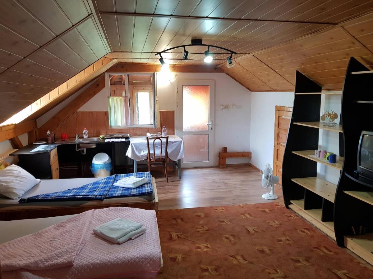 Hompot Accommodation Deva Exterior foto